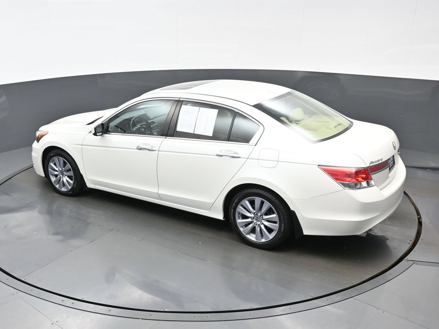 Used 2011 Honda Accord EX-L image 32