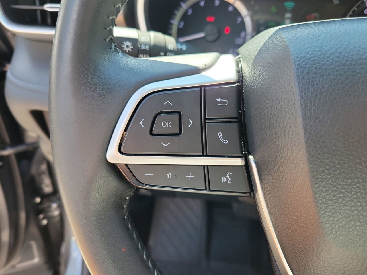 Used 2023 Toyota Highlander XLE FWD image 20