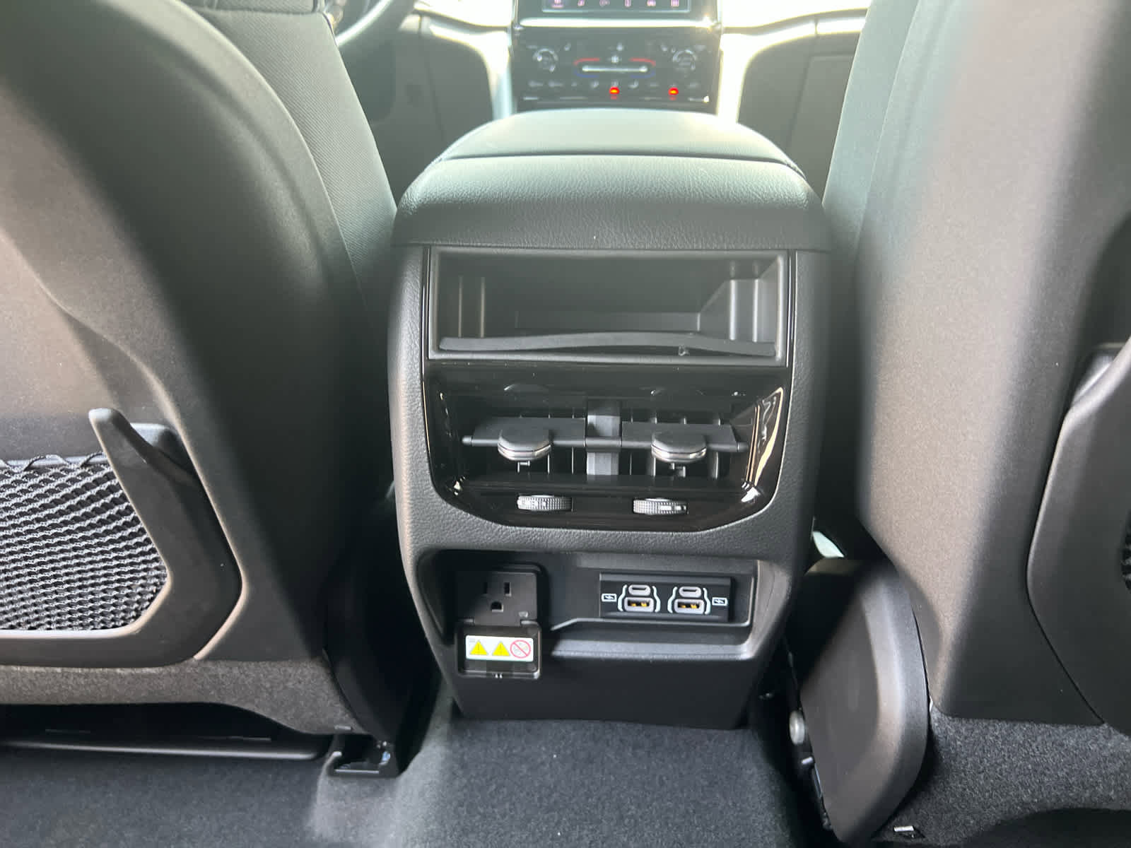 New 2025 Jeep Grand Cherokee Laredo w/ Luxury Tech Group I image 39