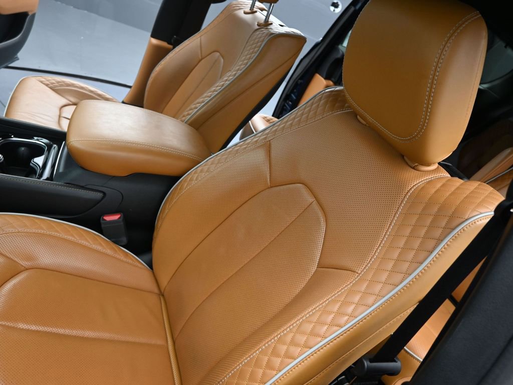 Used 2023 Chrysler Pacifica Pinnacle image 9