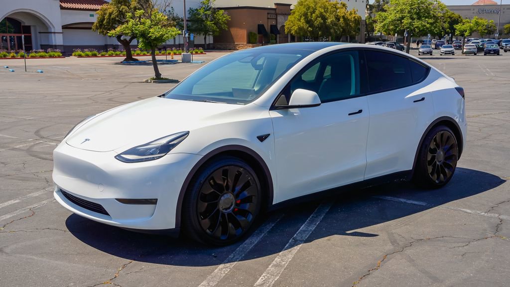 Used 2024 Tesla Model Y Performance AWD/4WD image 3