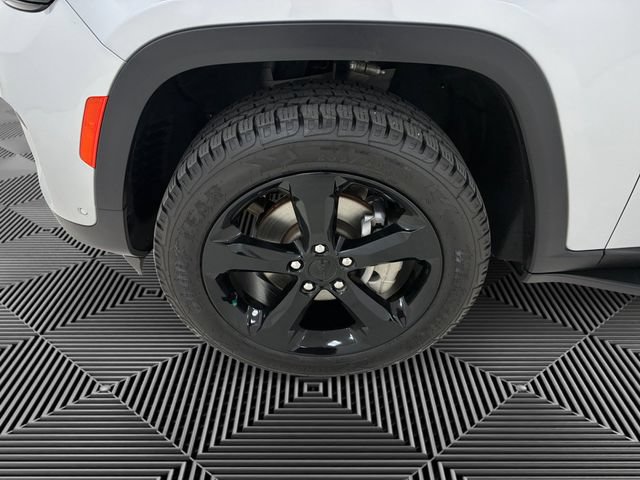 Used 2023 Jeep Grand Cherokee Limited w/ Luxury Tech Group II AWD/4WD image 9