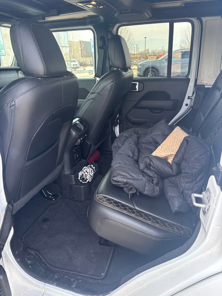 Used 2022 Jeep Wrangler Unlimited Sahara image 7