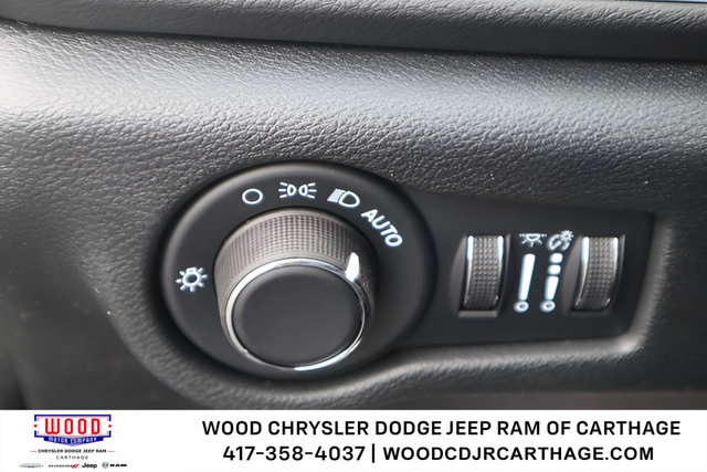 New 2026 Chrysler Voyager LX FWD image 15