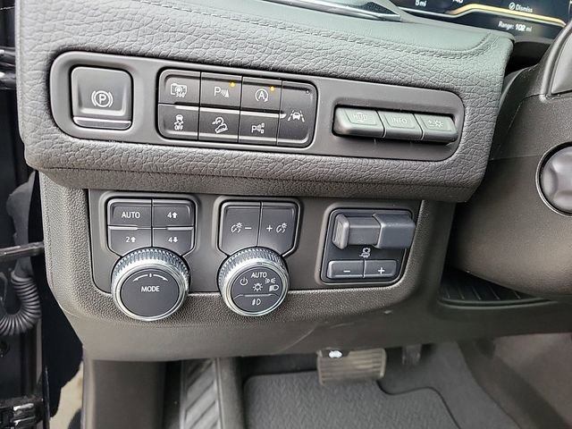 New 2024 GMC Yukon Denali w/ Advanced Technology Package image 22