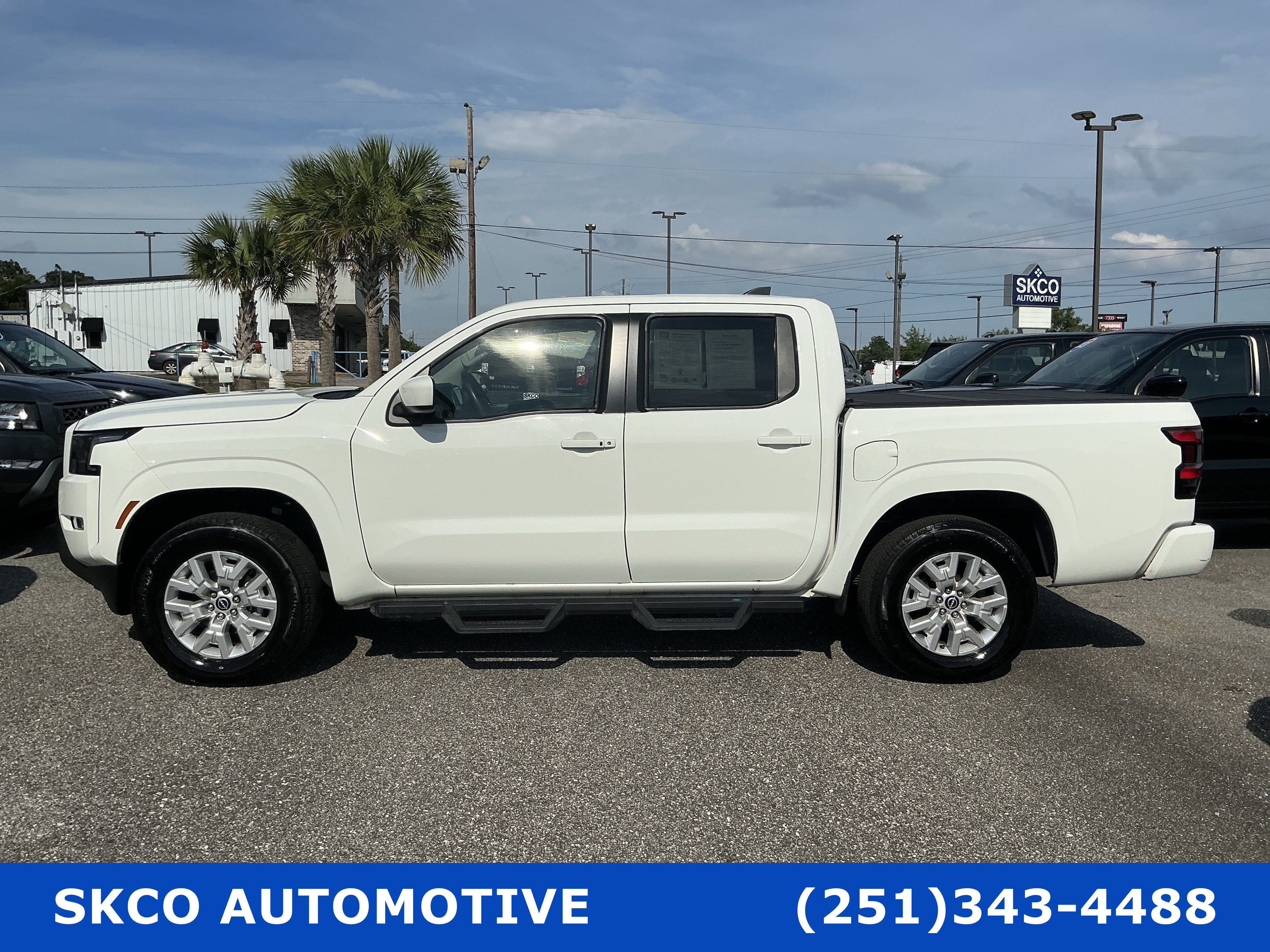 Used 2024 Nissan Frontier SV w/ SV Convenience Package AWD/4WD image 2