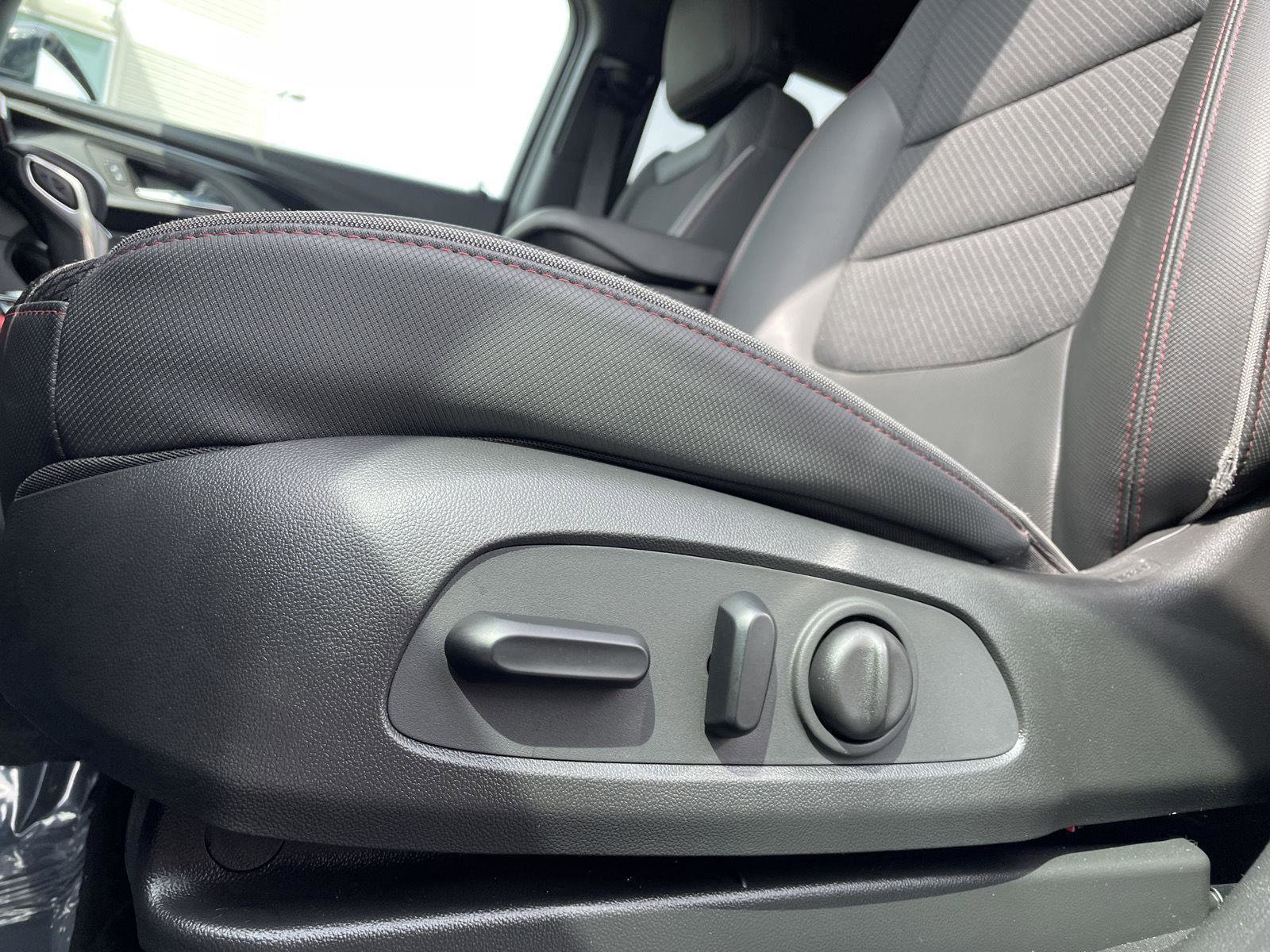 Used 2022 Chevrolet TrailBlazer RS w/ Technology Package image 21