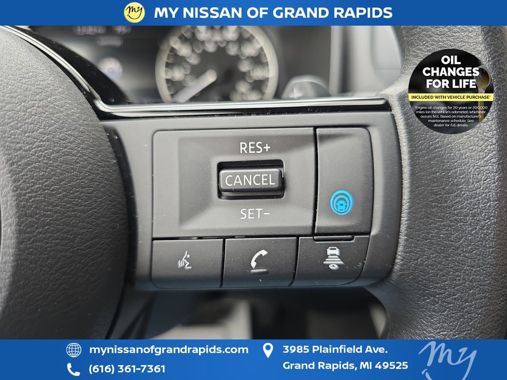 Used 2023 Nissan Rogue SV AWD/4WD image 18