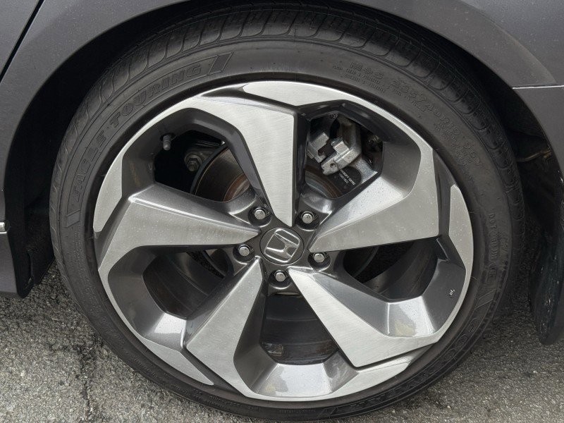 Used 2018 Honda Accord Touring image 39