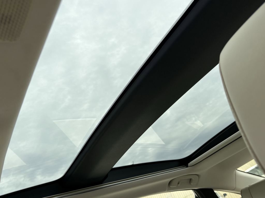 Used 2024 Toyota Crown Limited image 22