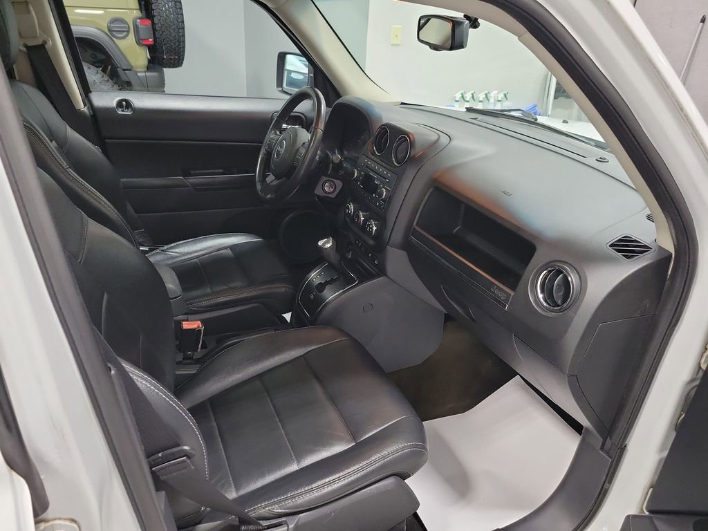 Used 2017 Jeep Patriot High Altitude image 16