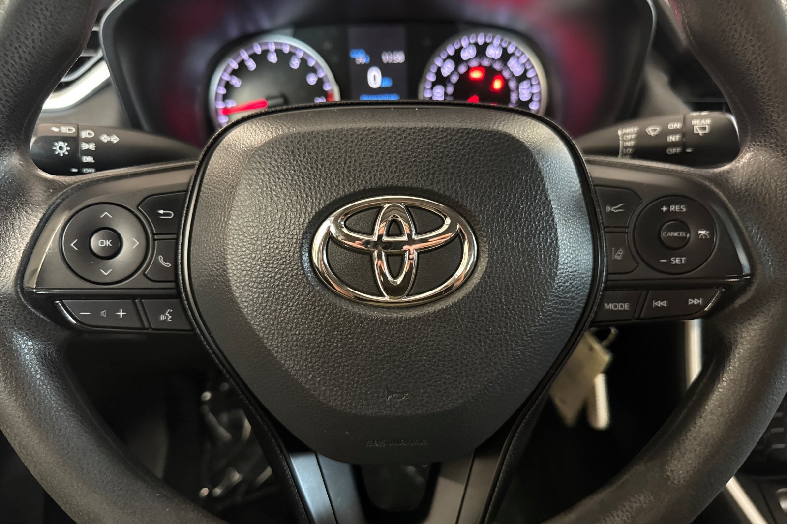 Used 2022 Toyota RAV4 LE FWD image 24