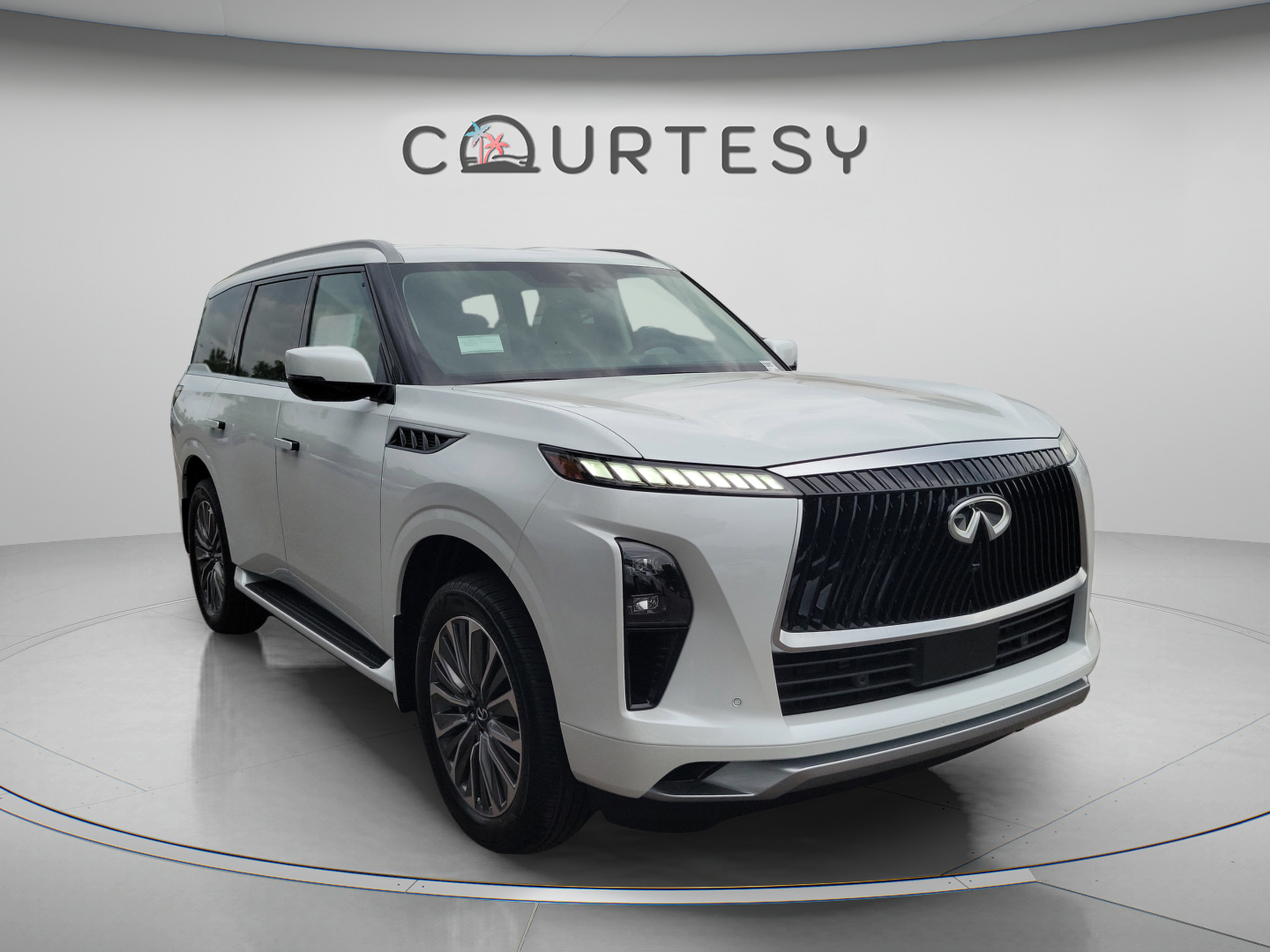 Certified 2026 INFINITI QX80 Luxe w/ Cargo Package AWD/4WD image 4
