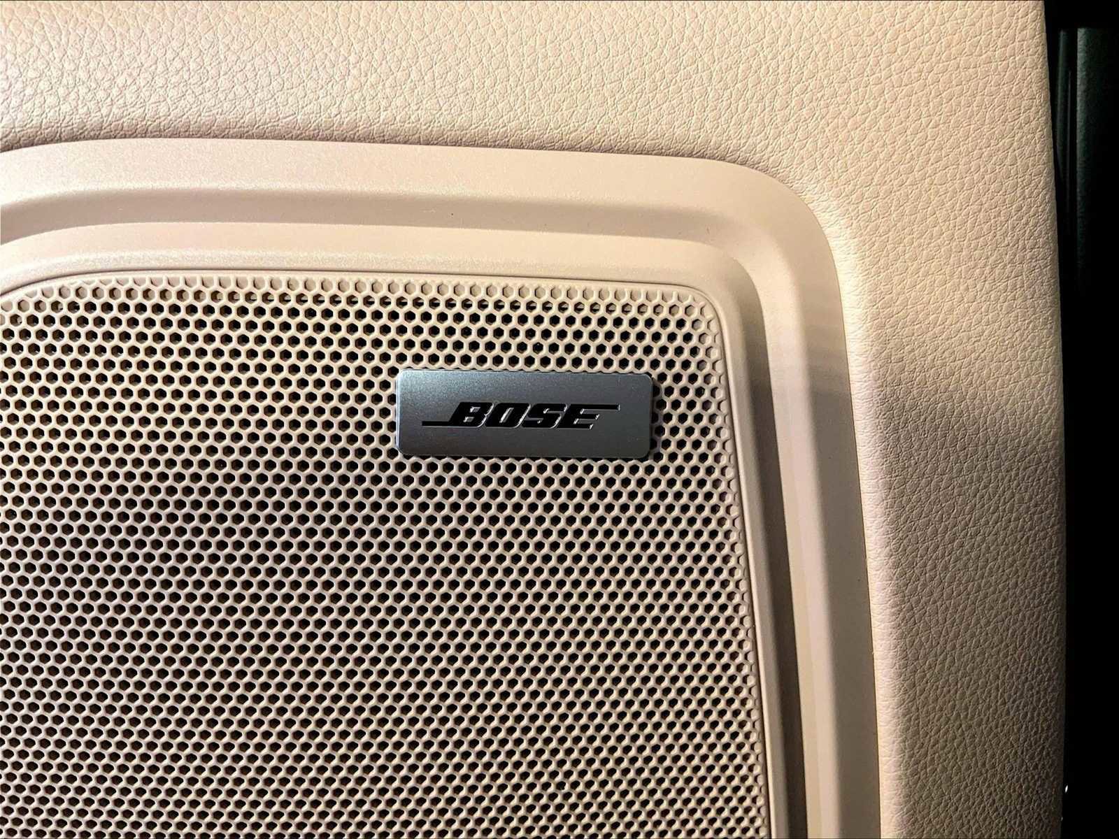 Certified 2023 Porsche Macan image 38