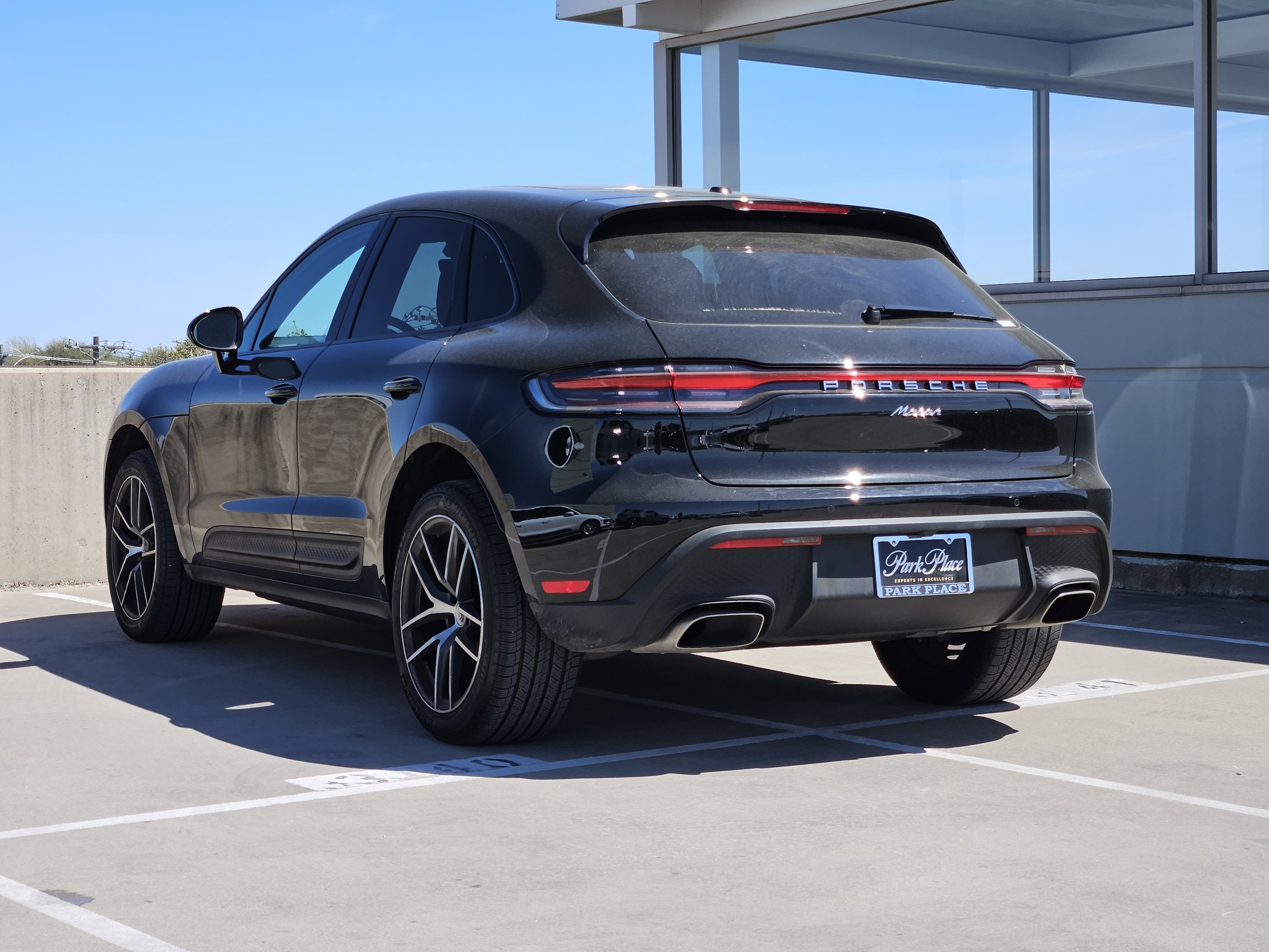Used 2026 Porsche Macan image 3