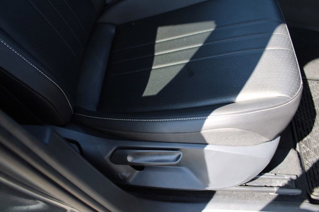 Used 2022 Volkswagen Tiguan SE R-Line image 22