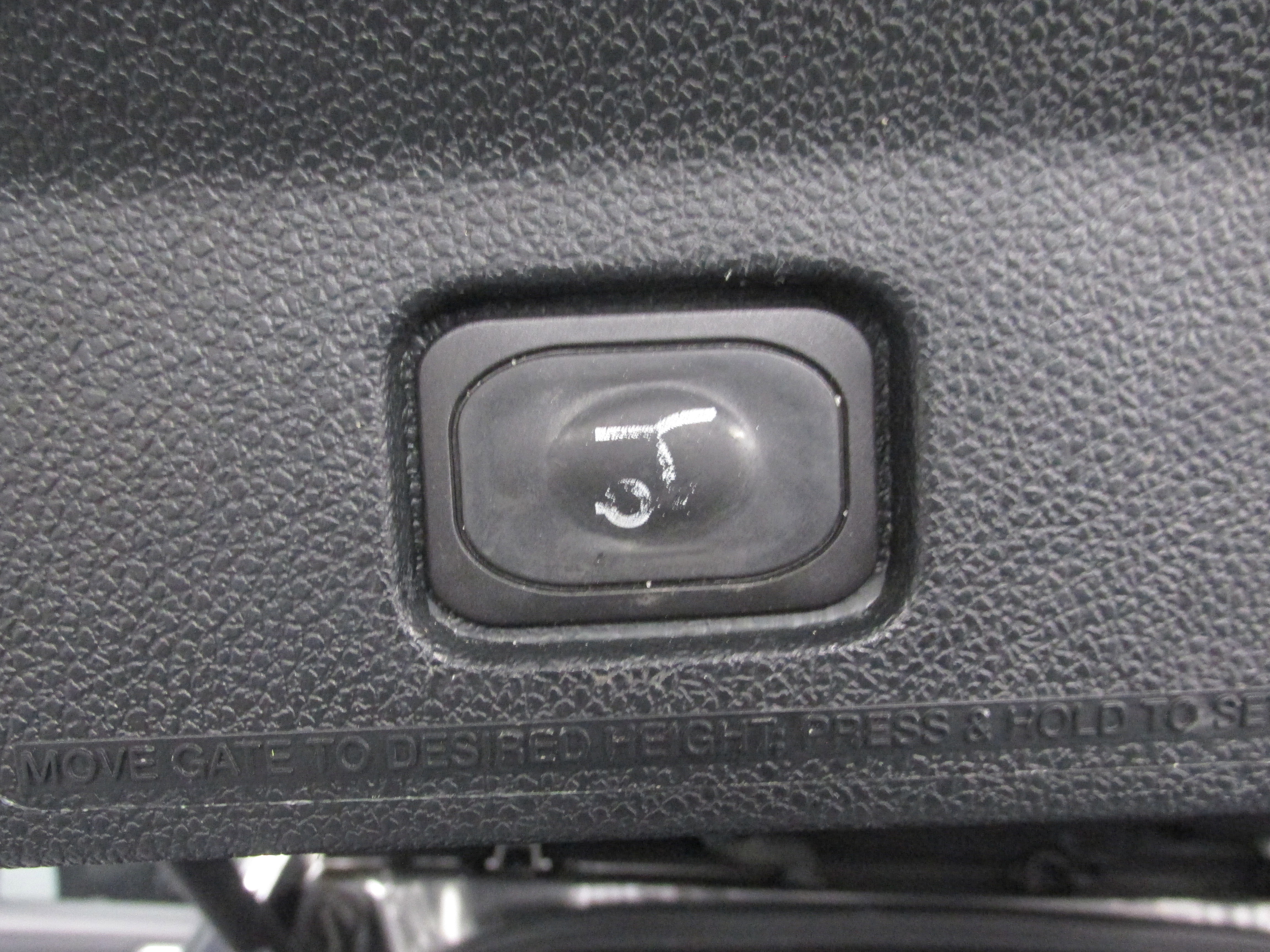 Certified 2019 Ford Explorer Limited w/ Class III Trailer Tow Package image 28