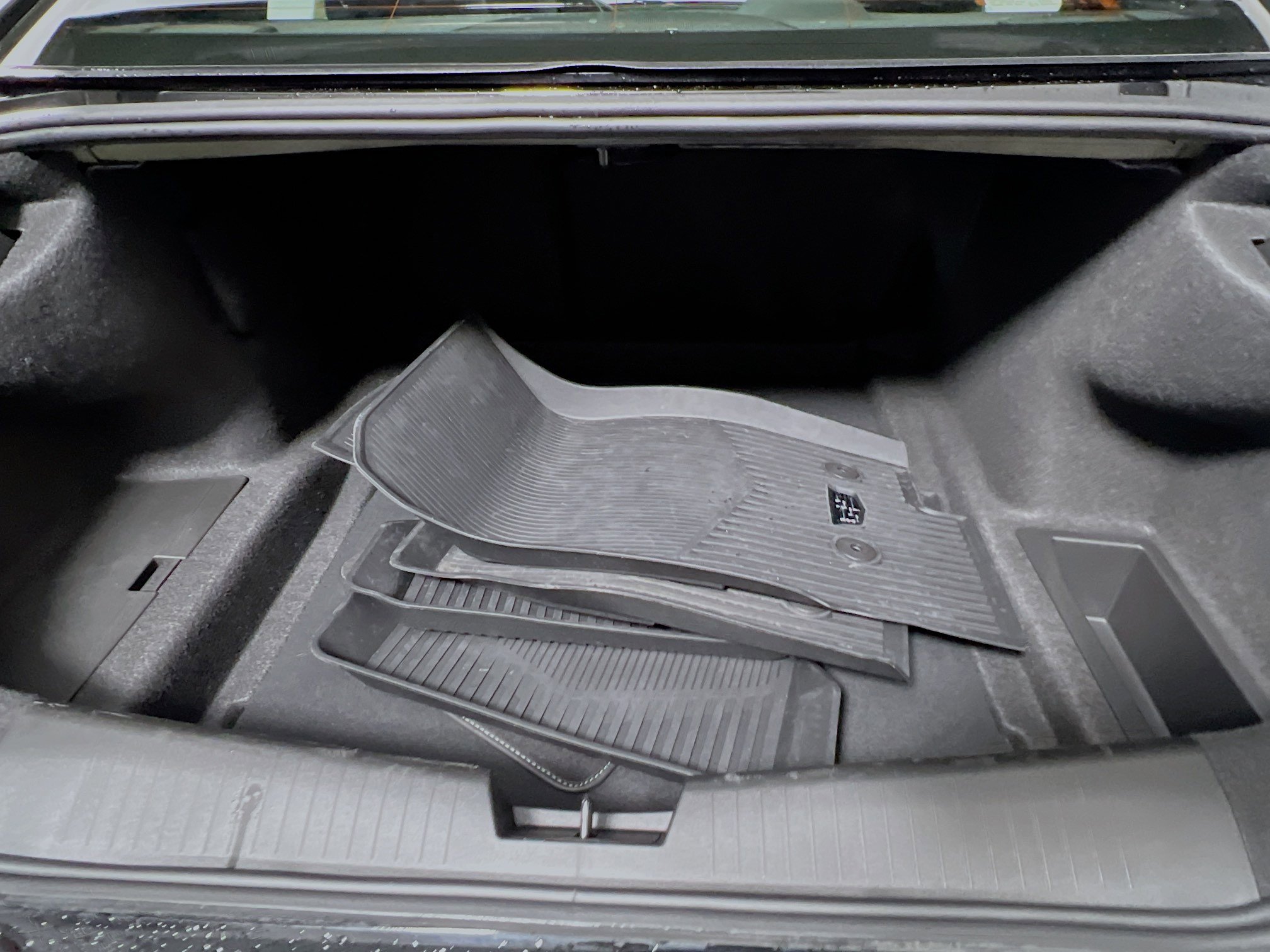 Used 2025 Cadillac CT4 V w/ Technology Package image 34