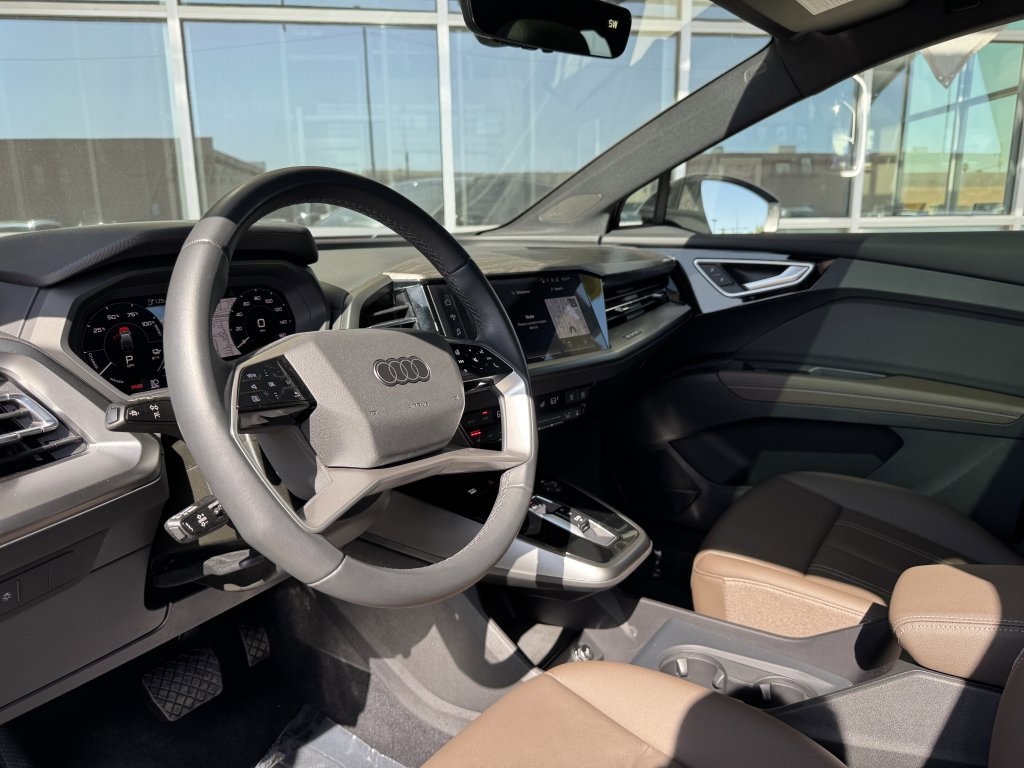 Used 2024 Audi Q4 e-tron Premium Plus w/ Premium Plus image 37