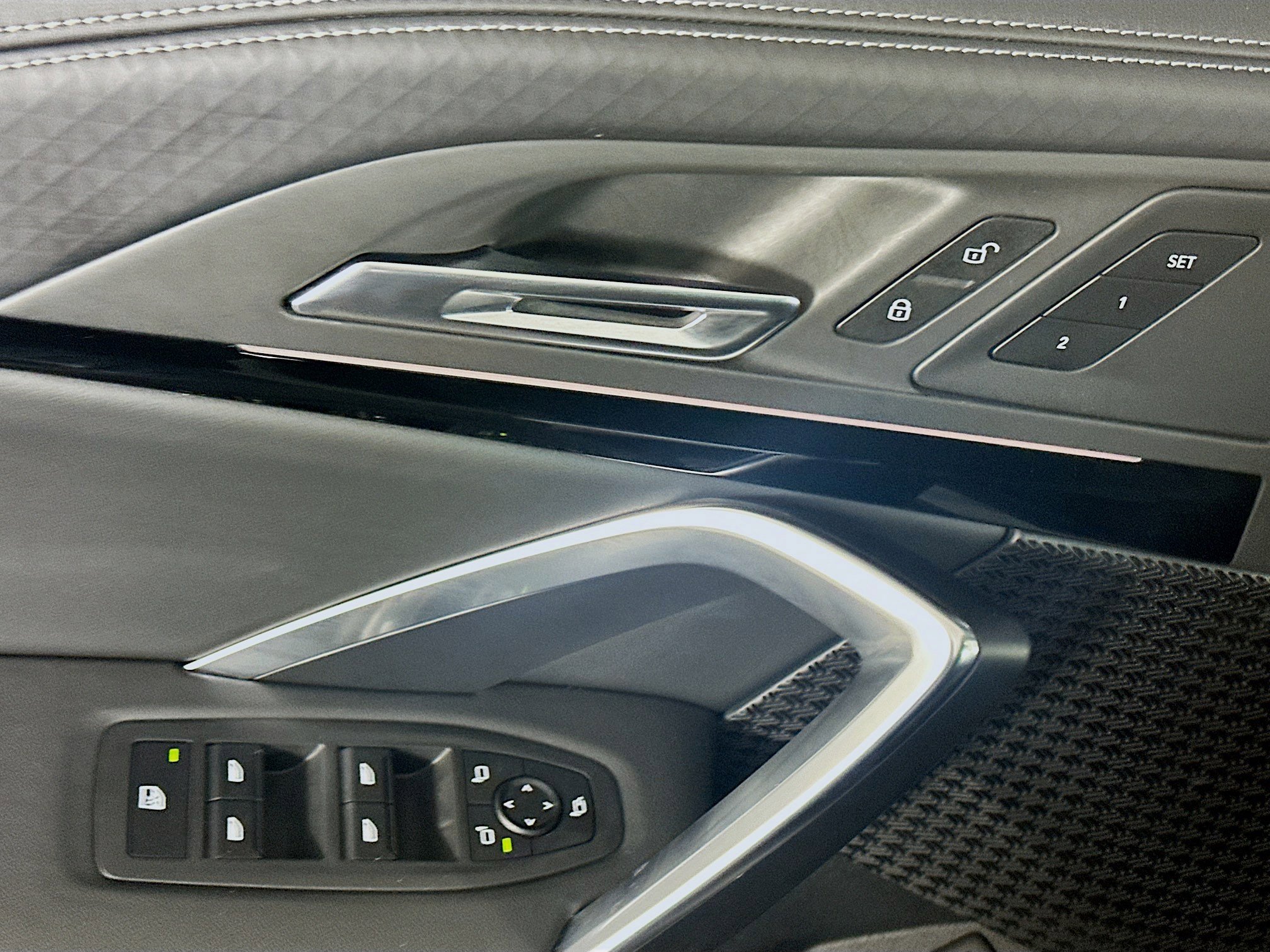 Used 2025 BMW X2 xDrive28i image 15