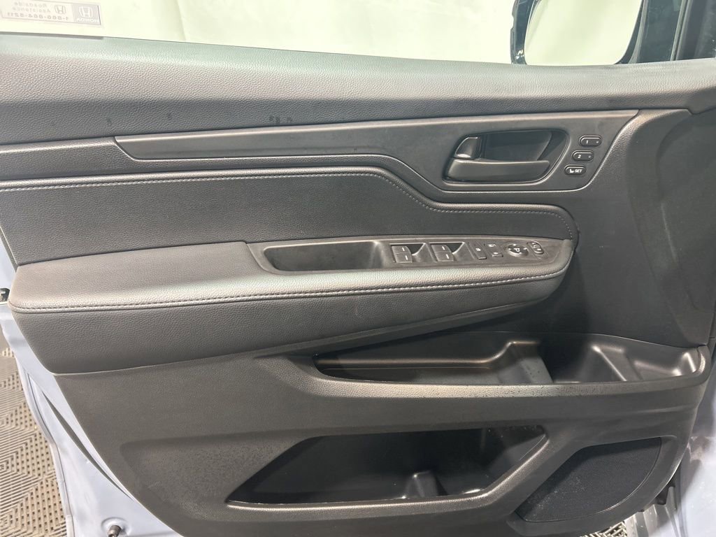 Used 2025 Honda Odyssey Sport-L image 23