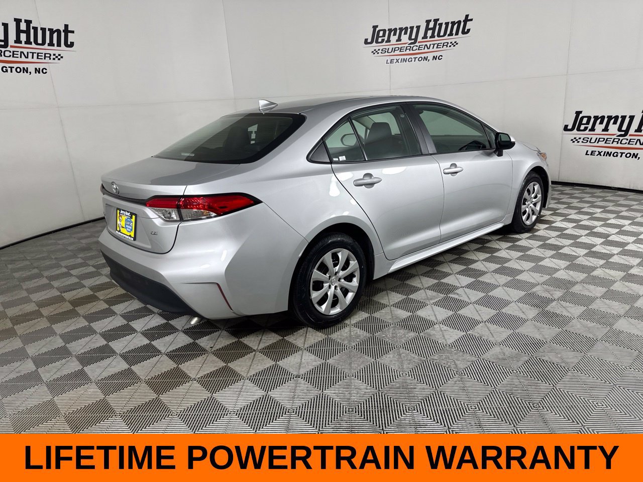 Used 2025 Toyota Corolla LE w/ Convenience Package FWD image 6