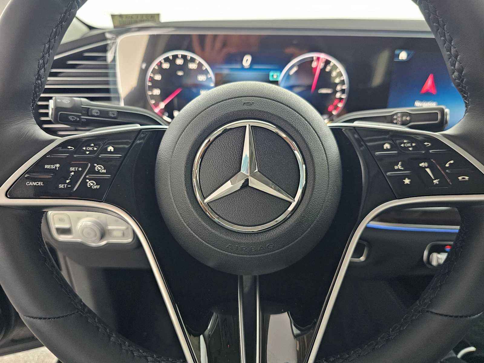 New 2026 Mercedes-Benz GLE 450e 4MATIC image 23