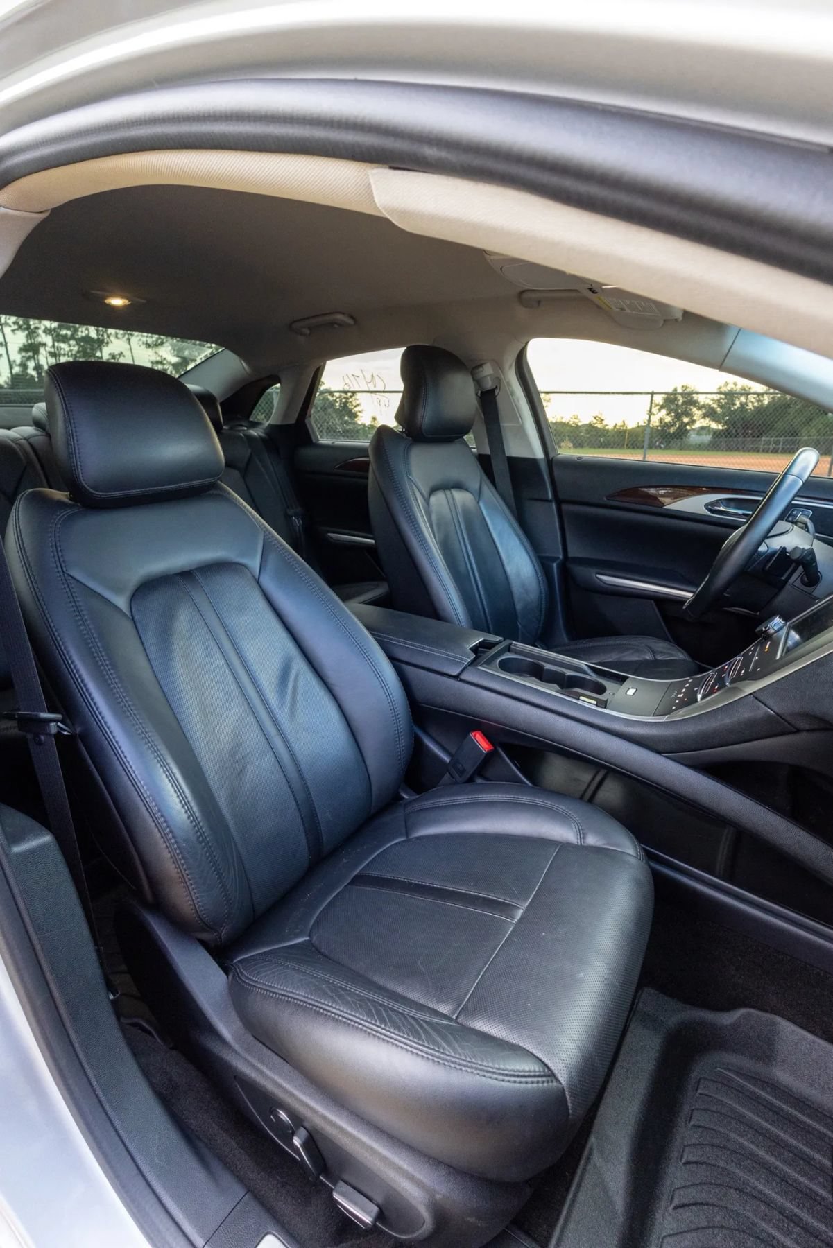Used 2016 Lincoln MKZ w/ Equipment Group 300A Reserve FWD image 17