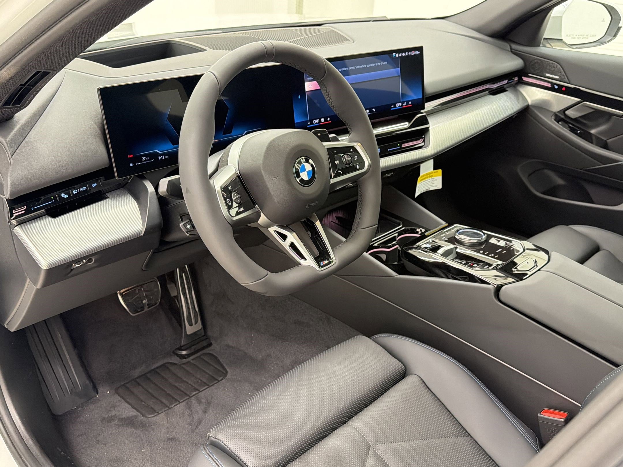 New 2026 BMW 530i w/ M Sport Package RWD image 4