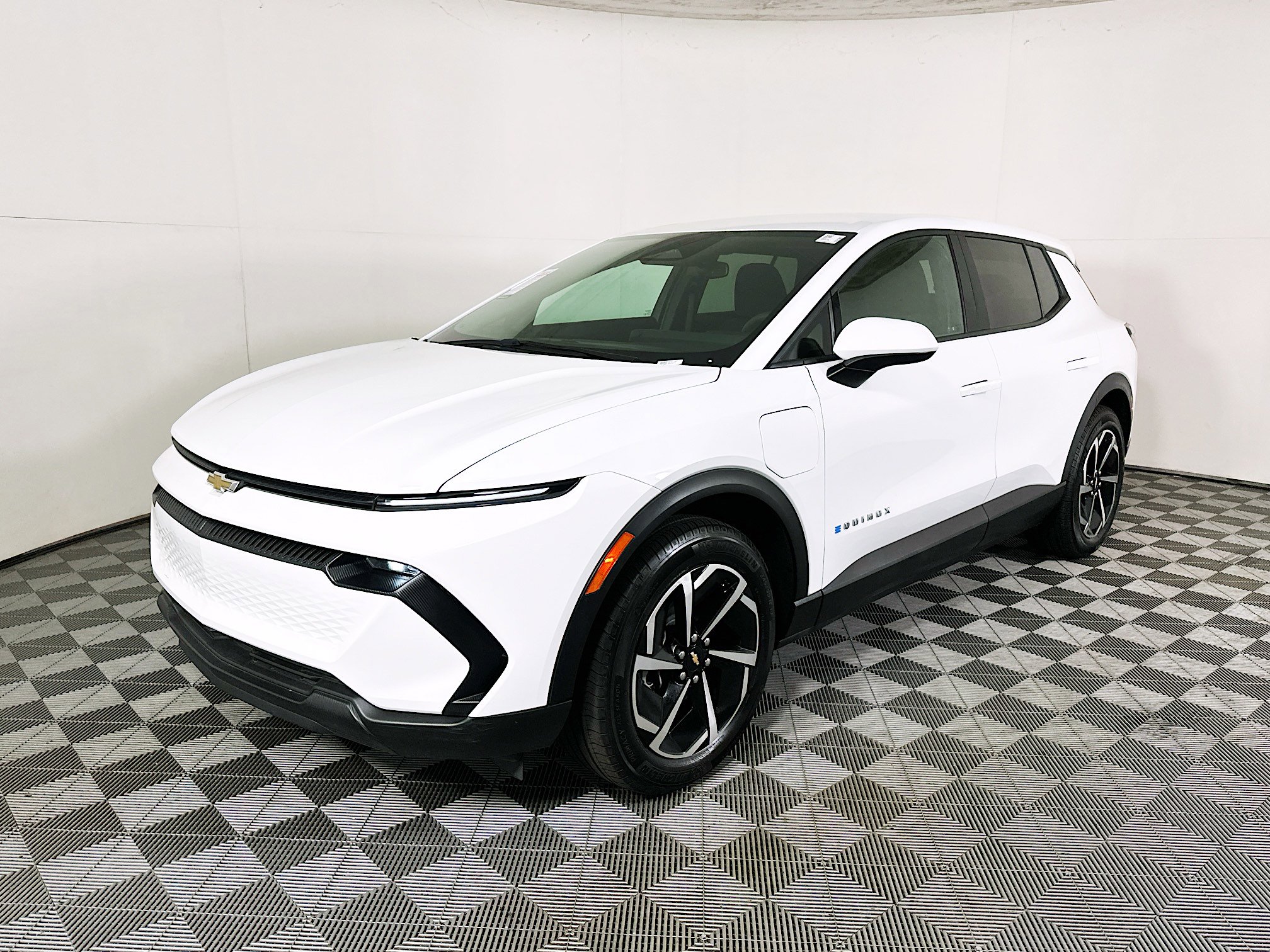 Used 2025 Chevrolet Equinox EV LT image 7