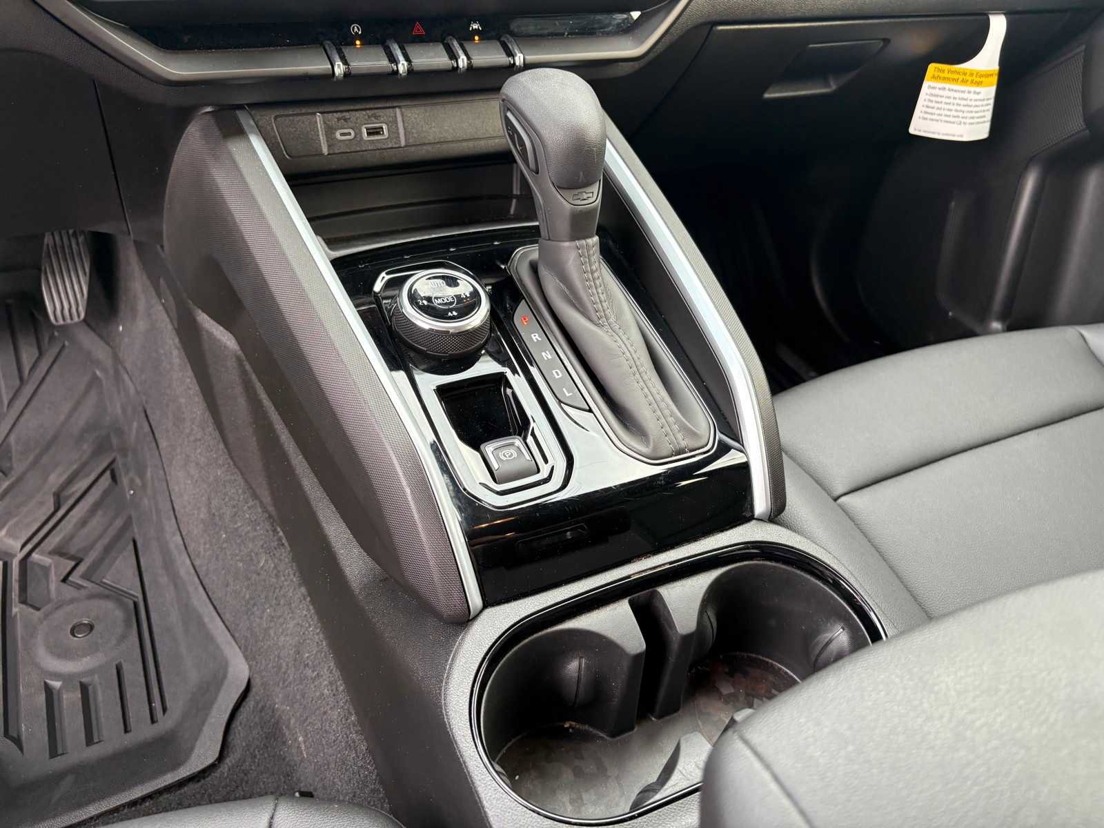 Used 2025 Chevrolet Colorado Trail Boss image 15