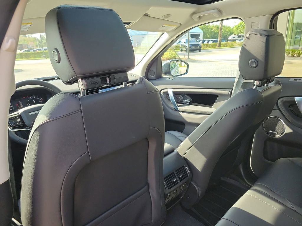 New 2025 Land Rover Discovery Sport S image 17
