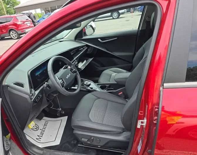 Used 2023 Kia Niro Wind FWD image 5