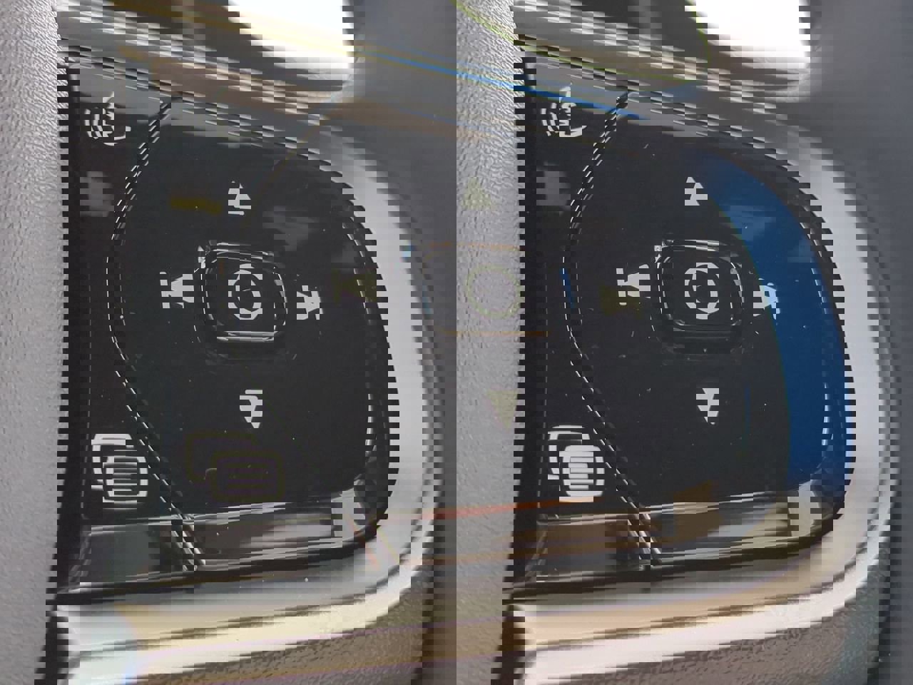 New 2026 Volvo XC90 B6 Plus image 25