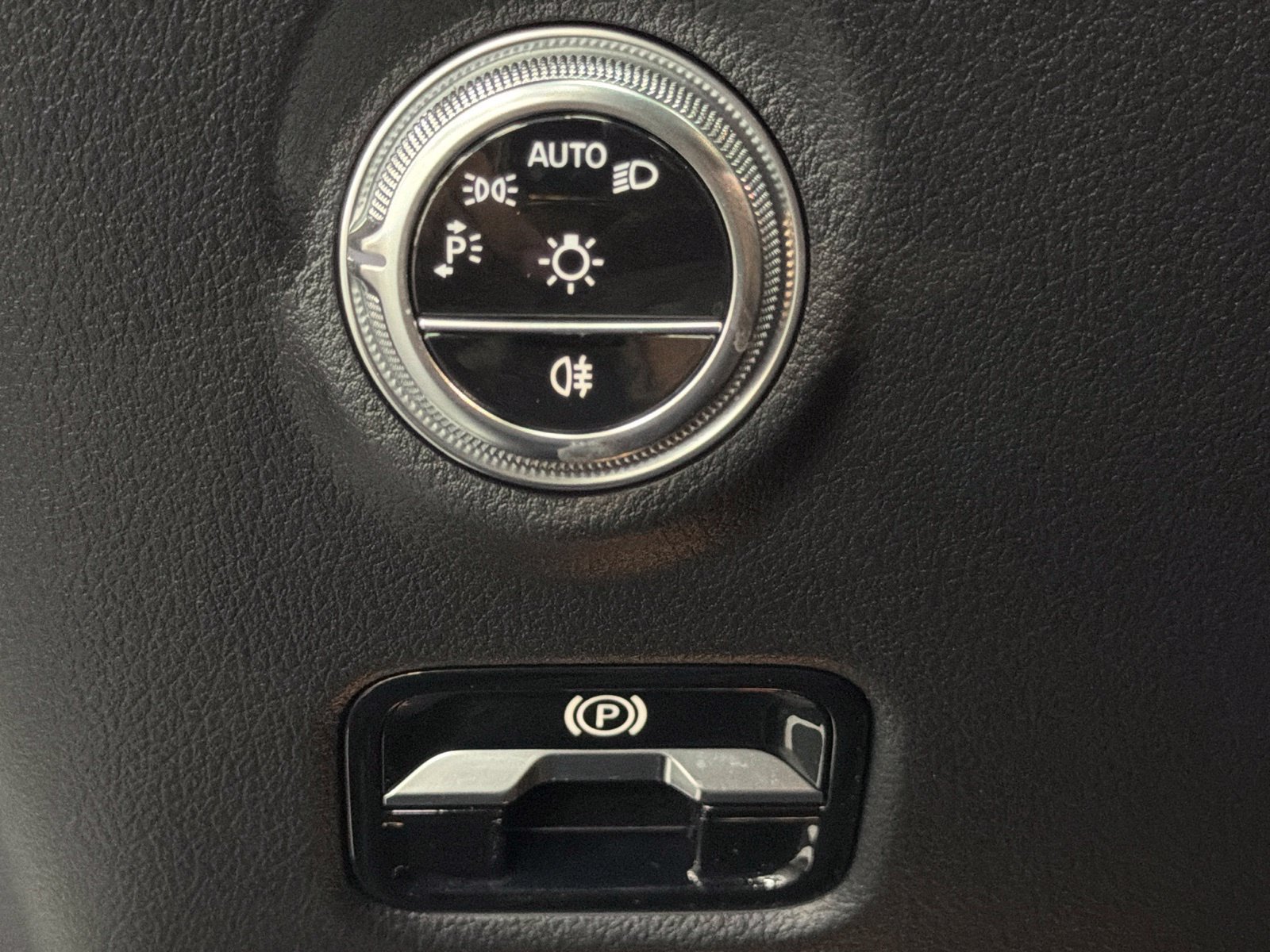 Used 2023 Mercedes-Benz C 300 Sedan image 31
