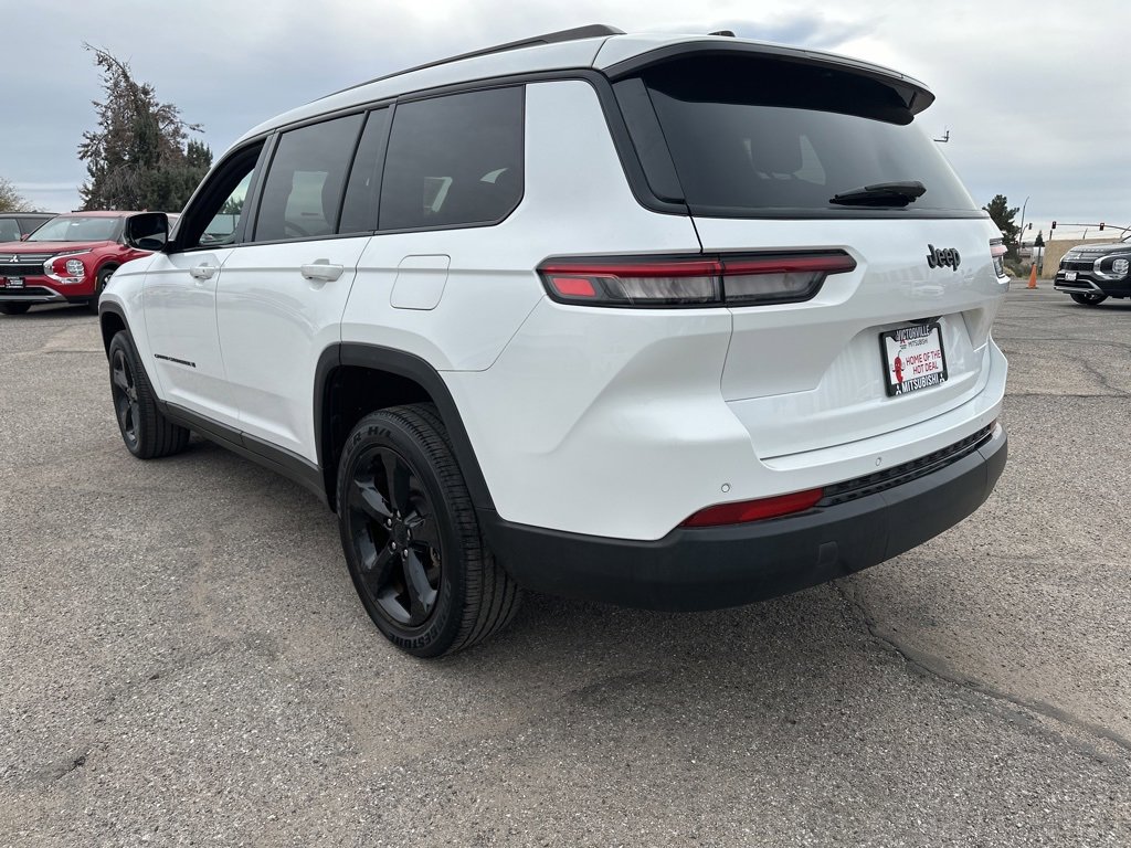 Used 2023 Jeep Grand Cherokee L Laredo image 5
