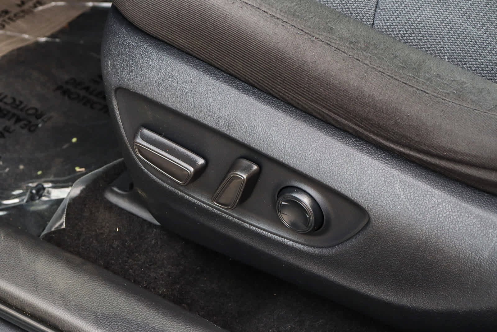 Used 2023 Toyota RAV4 XLE image 25