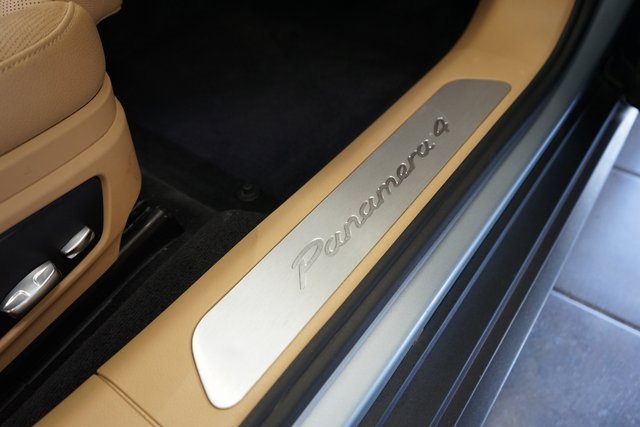 Used 2019 Porsche Panamera 4 image 48