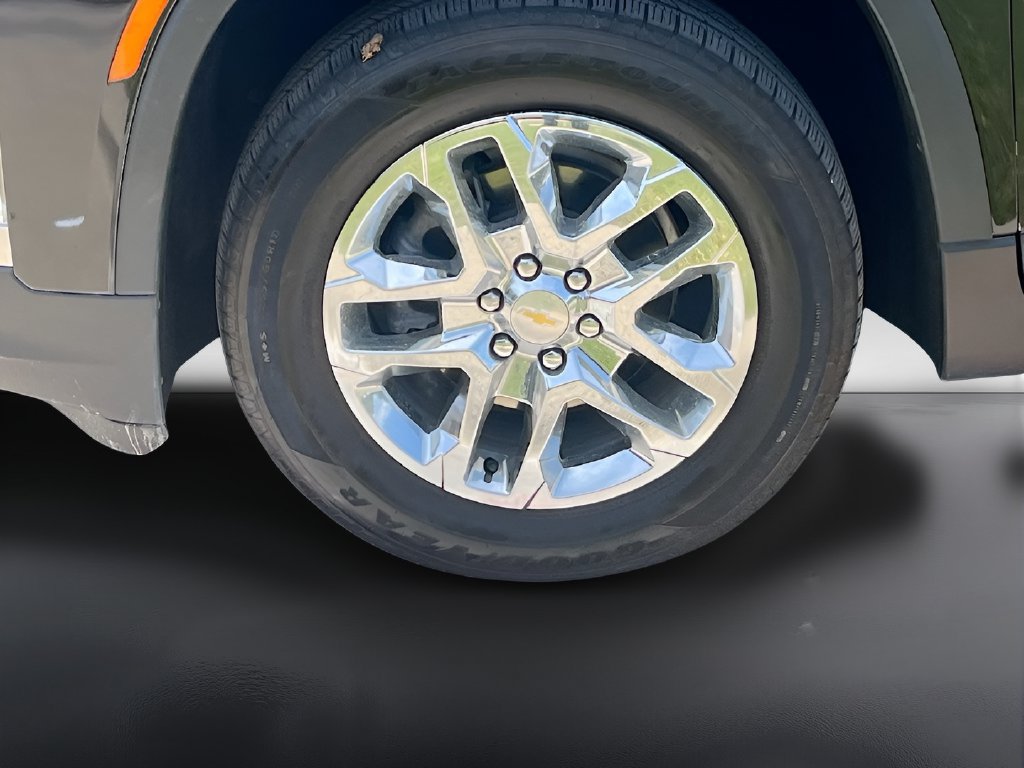 Used 2023 Chevrolet Traverse LS FWD image 29
