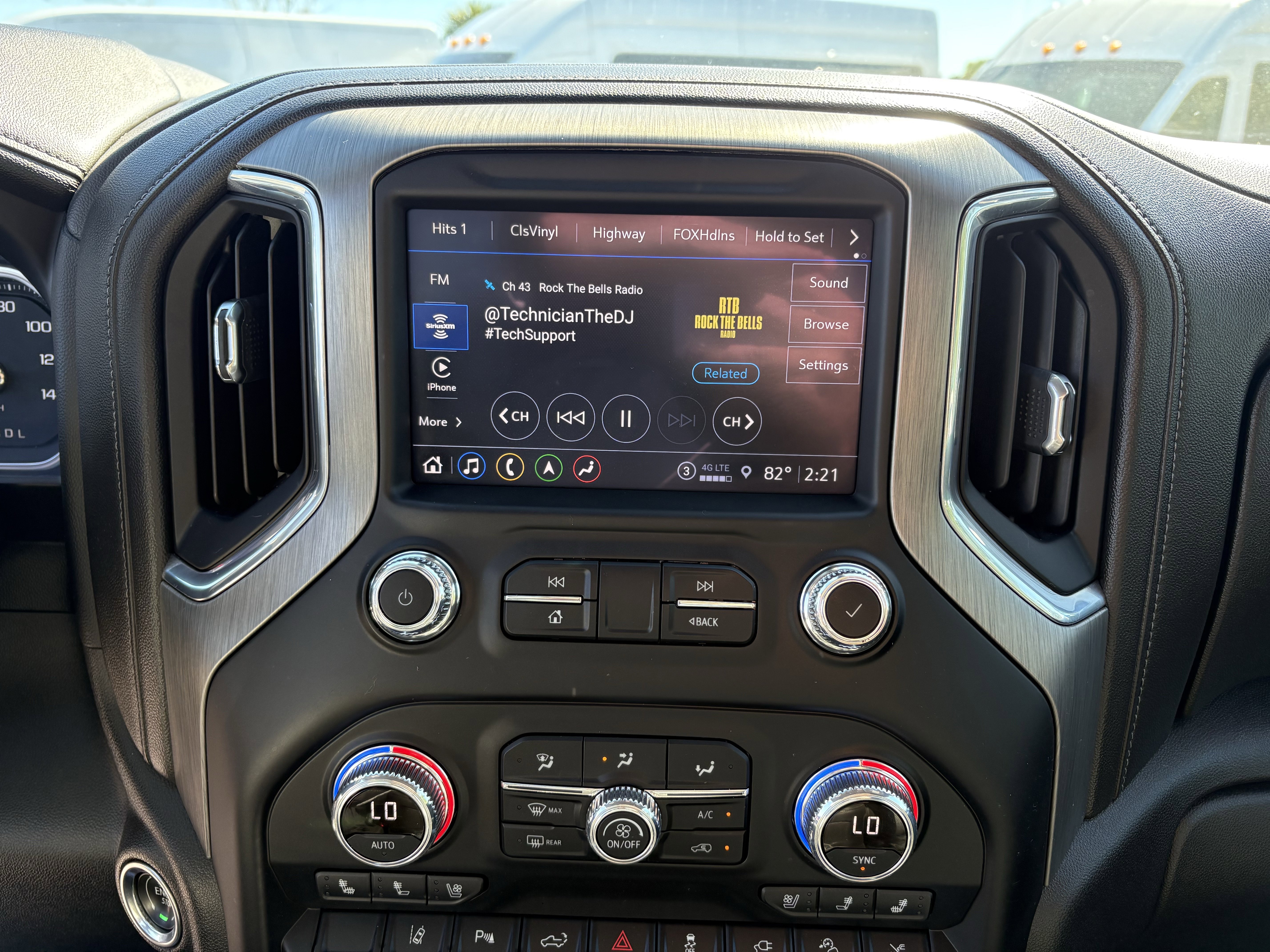 Used 2022 GMC Sierra 2500 Denali w/ Denali Ultimate Package image 22