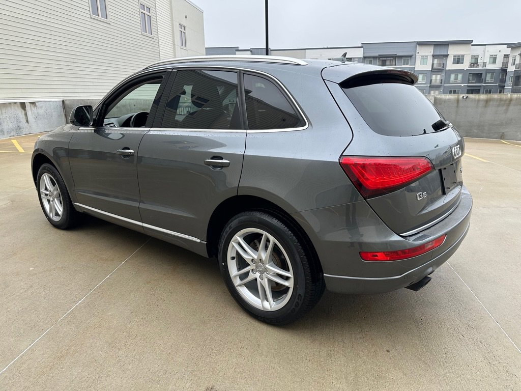 Used 2017 Audi Q5 2.0T Premium Plus w/ Technology Package image 4