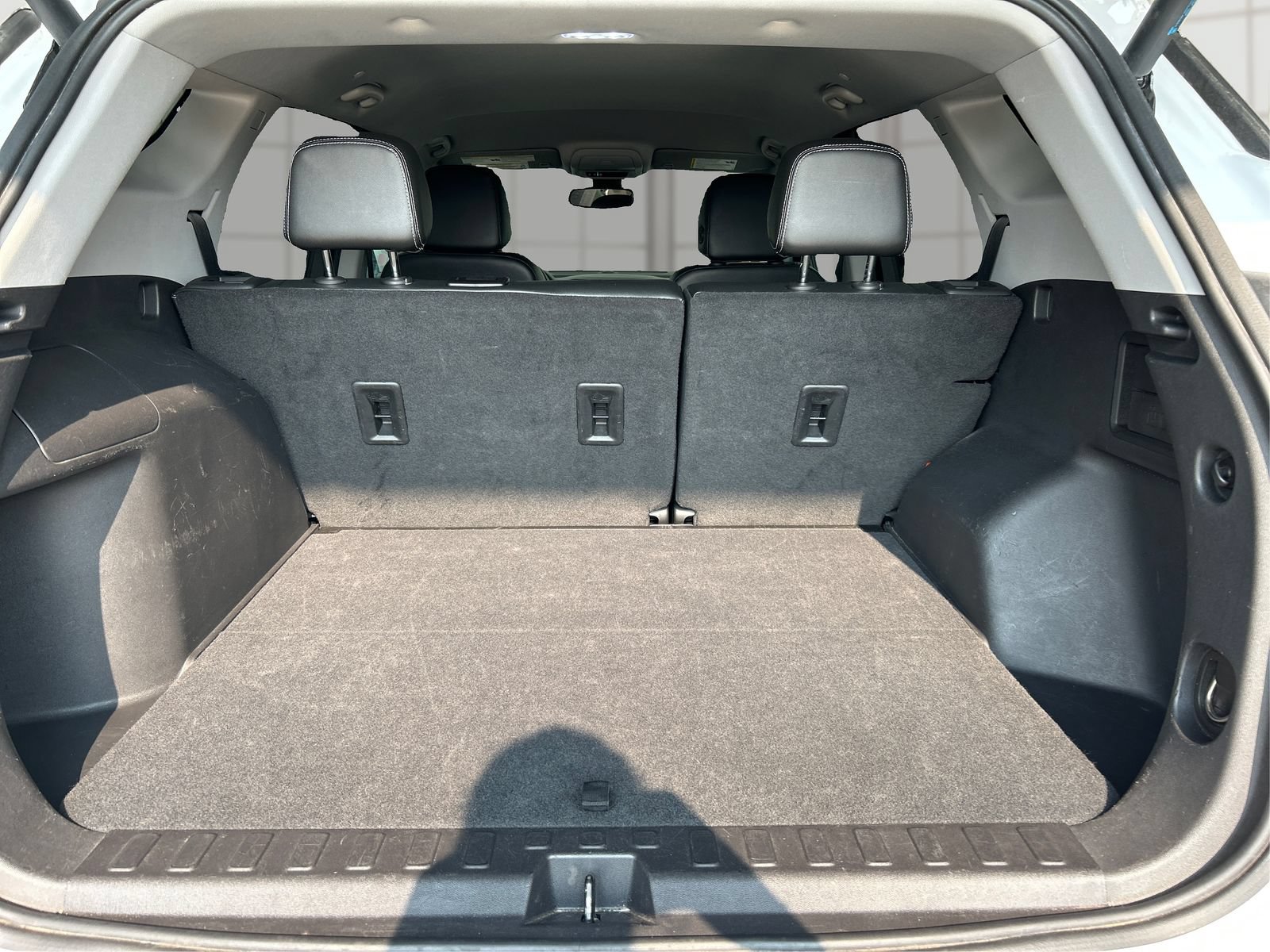 Used 2024 GMC Terrain SLT FWD image 12
