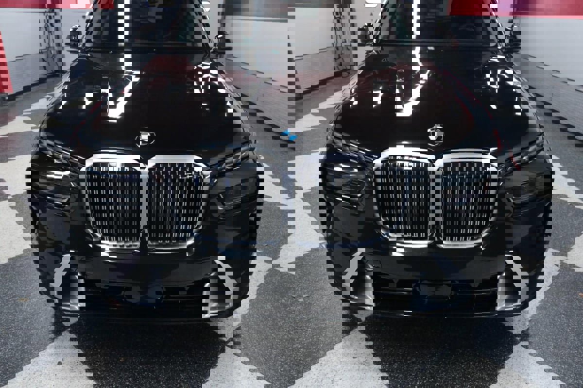 Used 2023 BMW X7 xDrive40i w/ Premium Package image 5