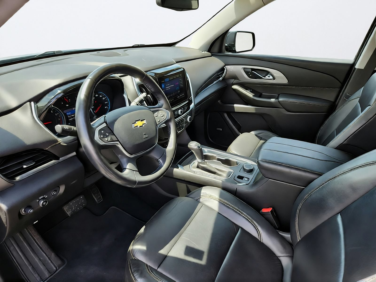 Used 2020 Chevrolet Traverse LT w/ LT Premium Package AWD/4WD image 11
