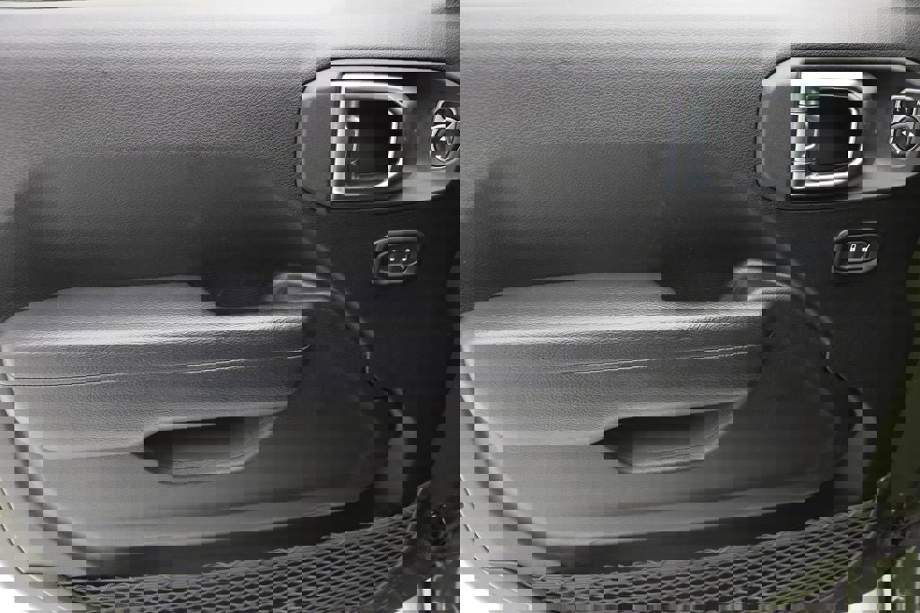 Used 2023 Jeep Wrangler Unlimited w/ Cold Weather Group image 16