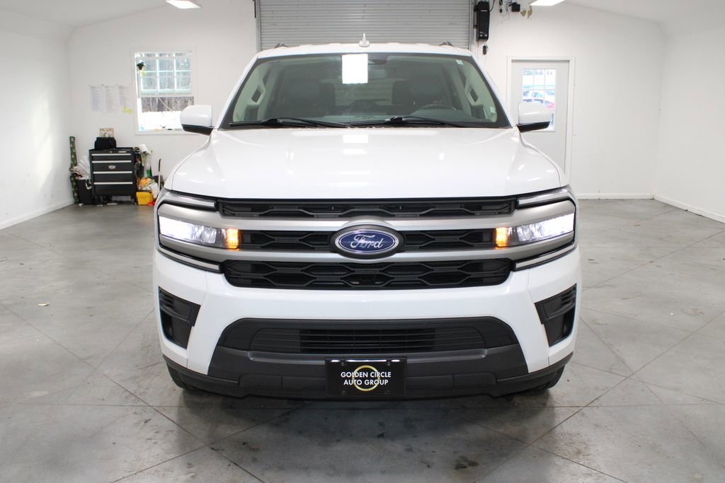Used 2024 Ford Expedition Max XLT image 3