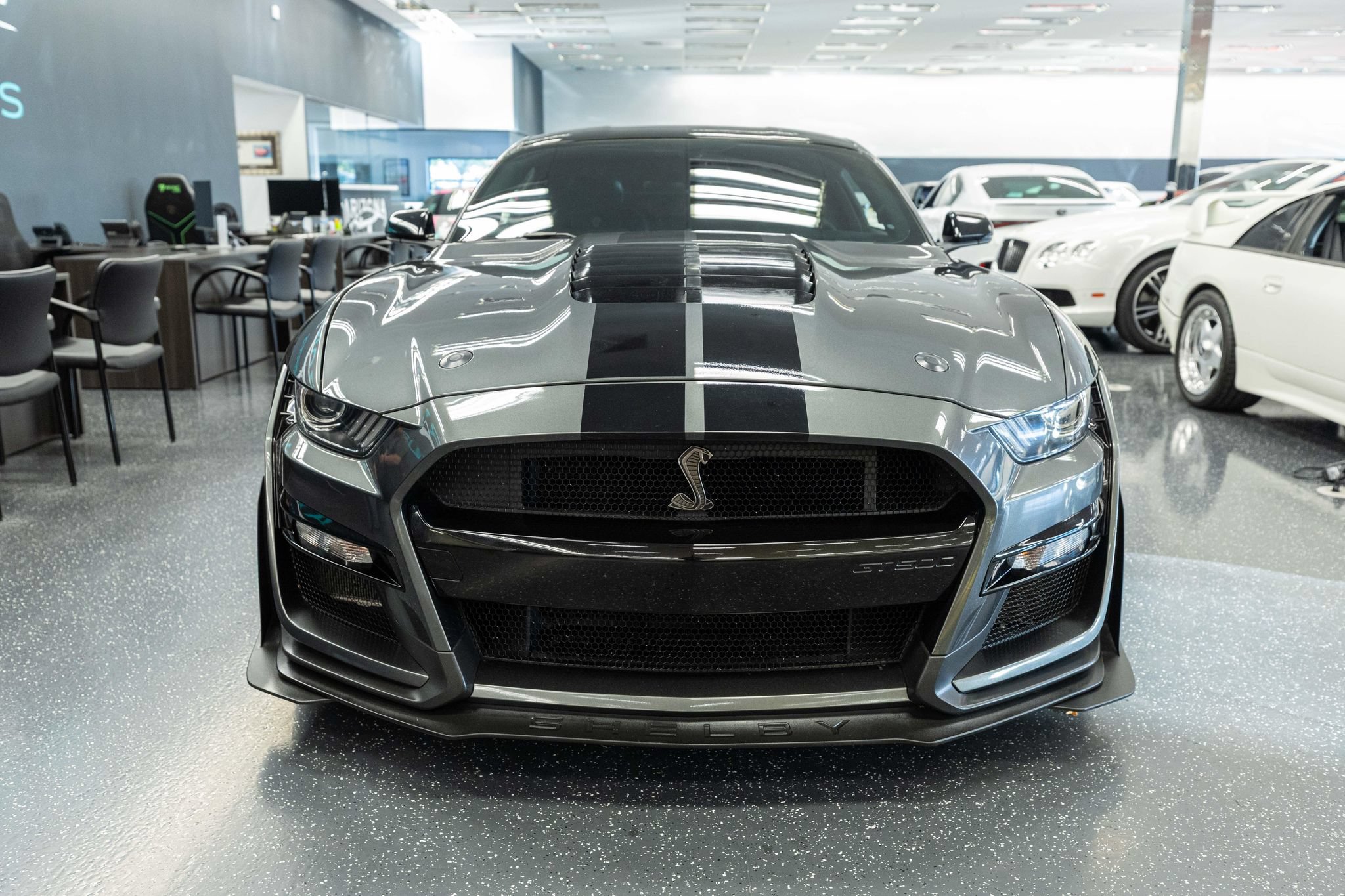 Used 2020 Ford Mustang Shelby GT500 w/ Technology Package RWD image 2