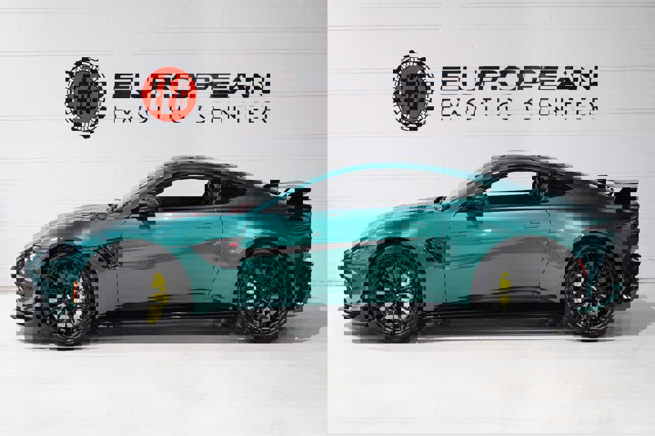 Used 2023 Aston Martin V8 Vantage Coupe image 7