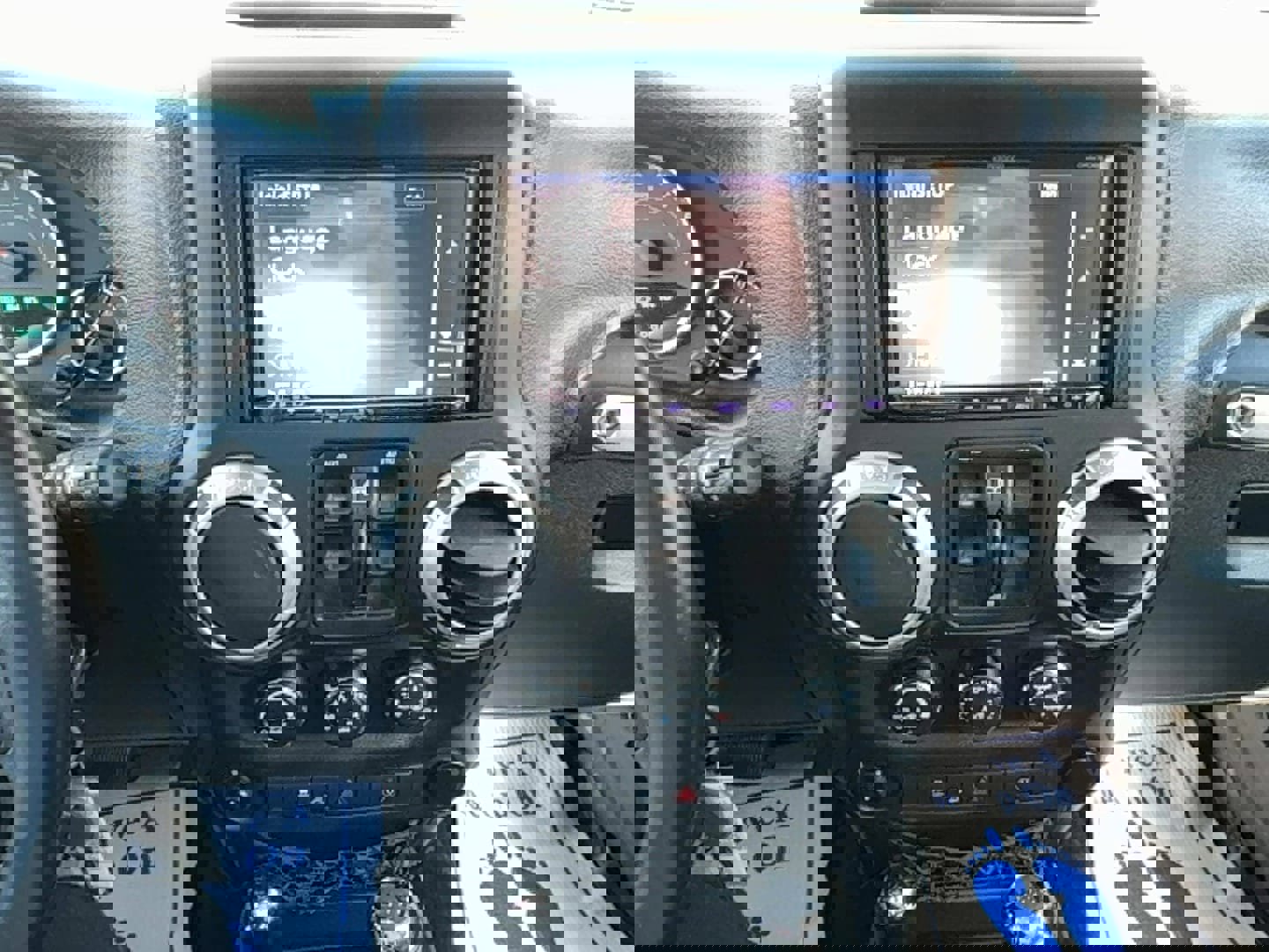 Used 2014 Jeep Wrangler Unlimited Sahara image 18