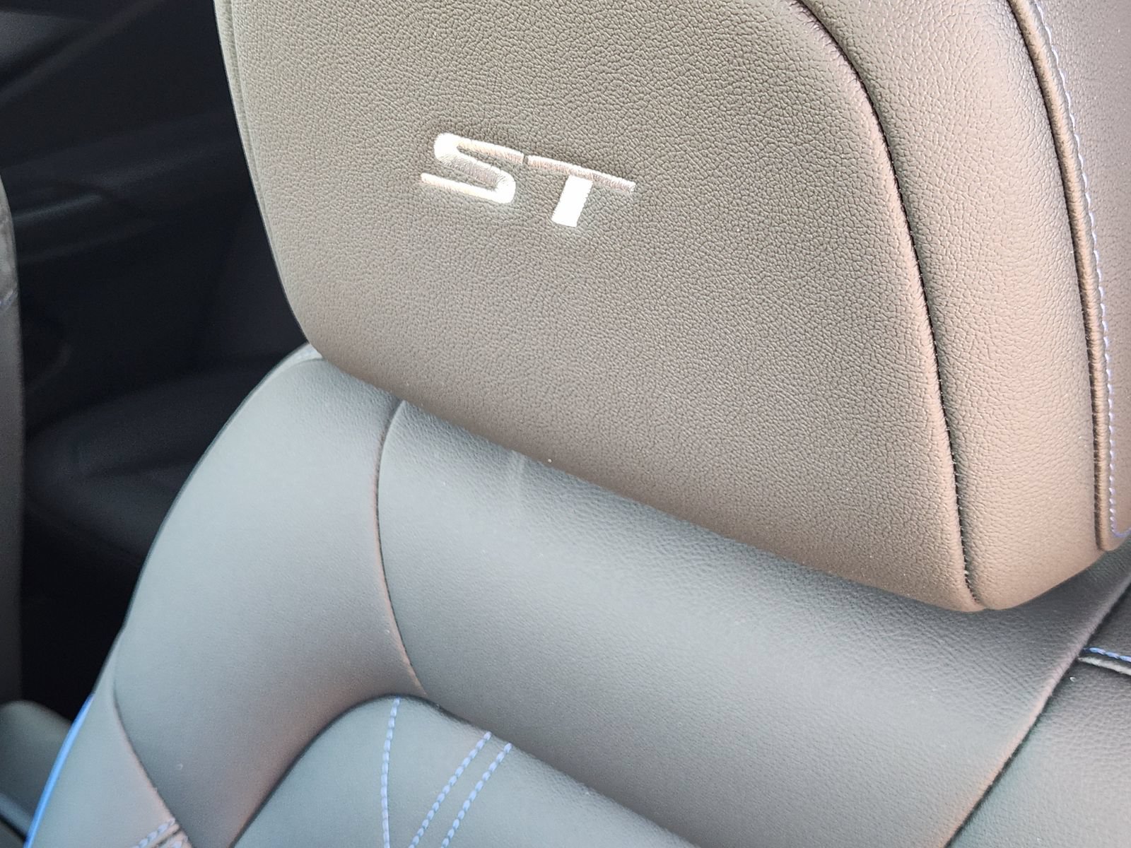 New 2026 Buick Envista Sport Touring w/ Convenience I Package FWD image 18
